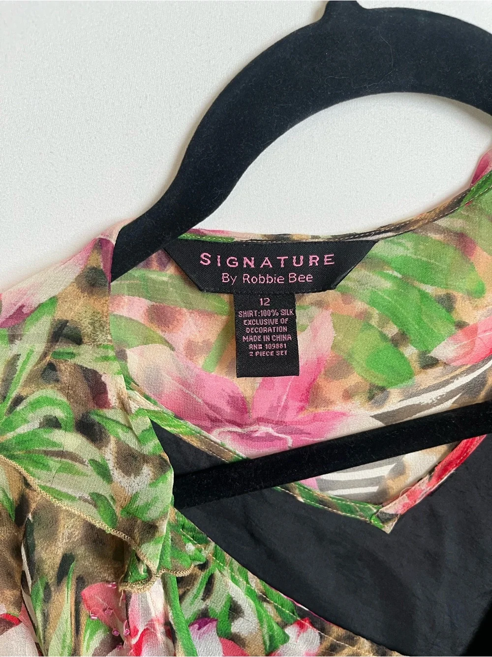 Signature by Robbie Bee 2-Piece Dress
*Fits similar to size 8- marked 12* - Picture 8 of 14